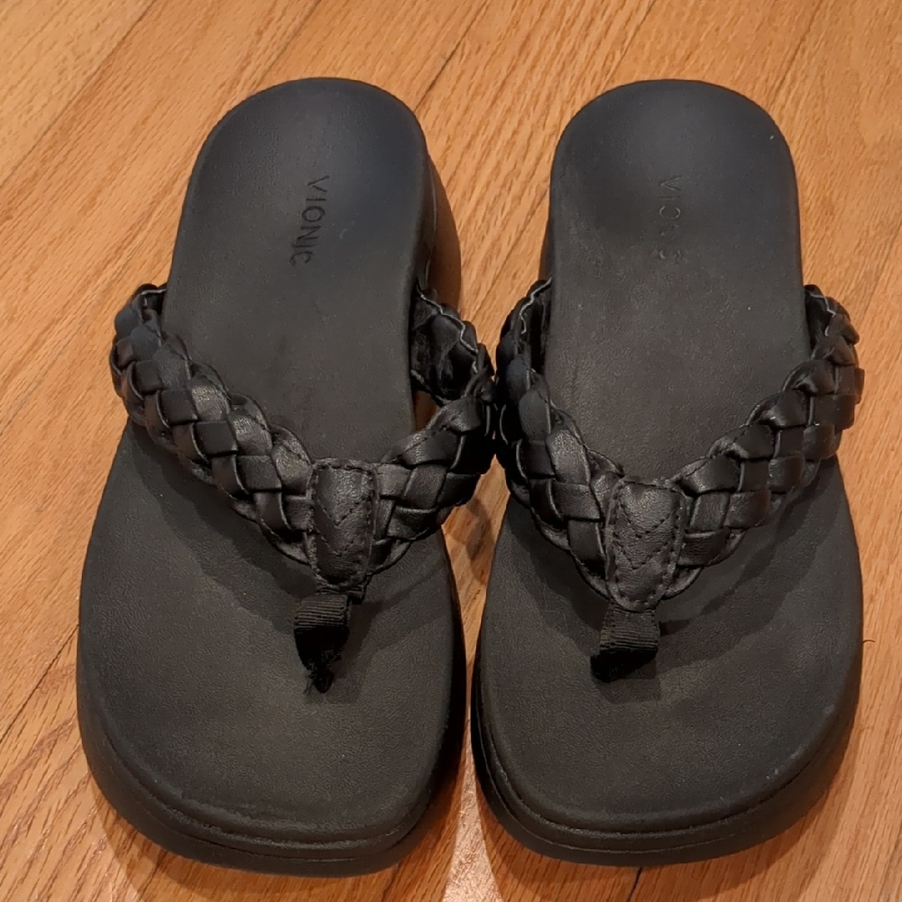 Vionic Black Braided Sandals
